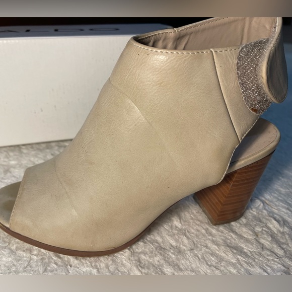 Call it Spring Ankle Bootie in Size 6.5 in light beige - Picture 3 of 9
